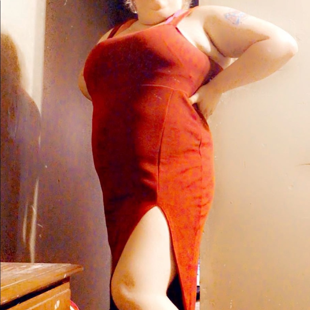Dresses - Picture 4 of 4